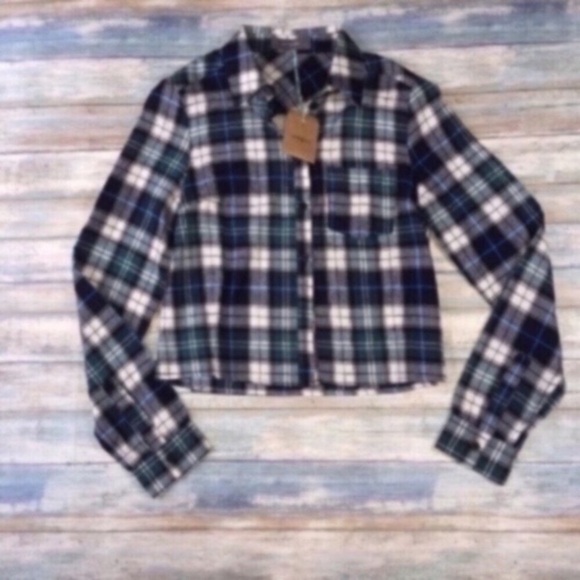 Umgee Tops - NWT Umgee Flannel Crop